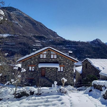Apartamentos Turisticos: Tu Casa En Sahun Exteriör bild