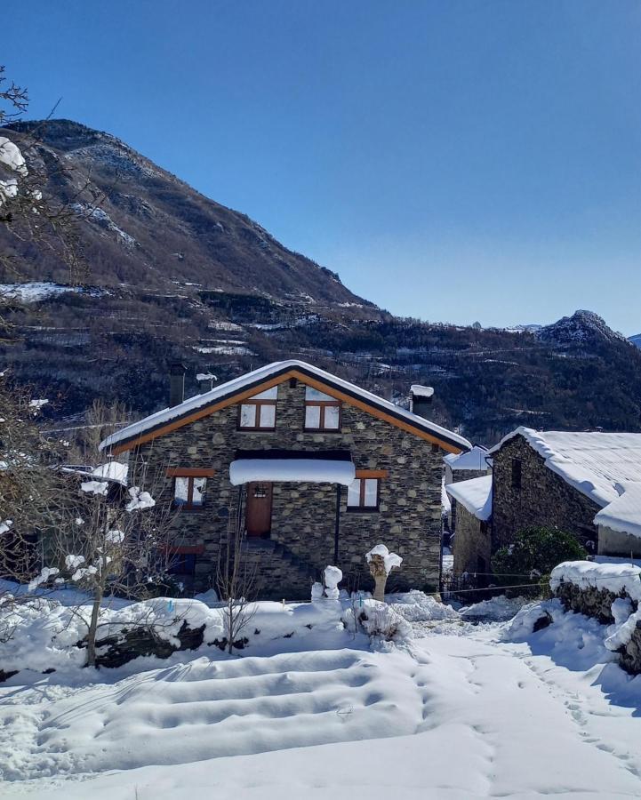 Apartamentos Turisticos: Tu Casa En Sahun Exteriör bild