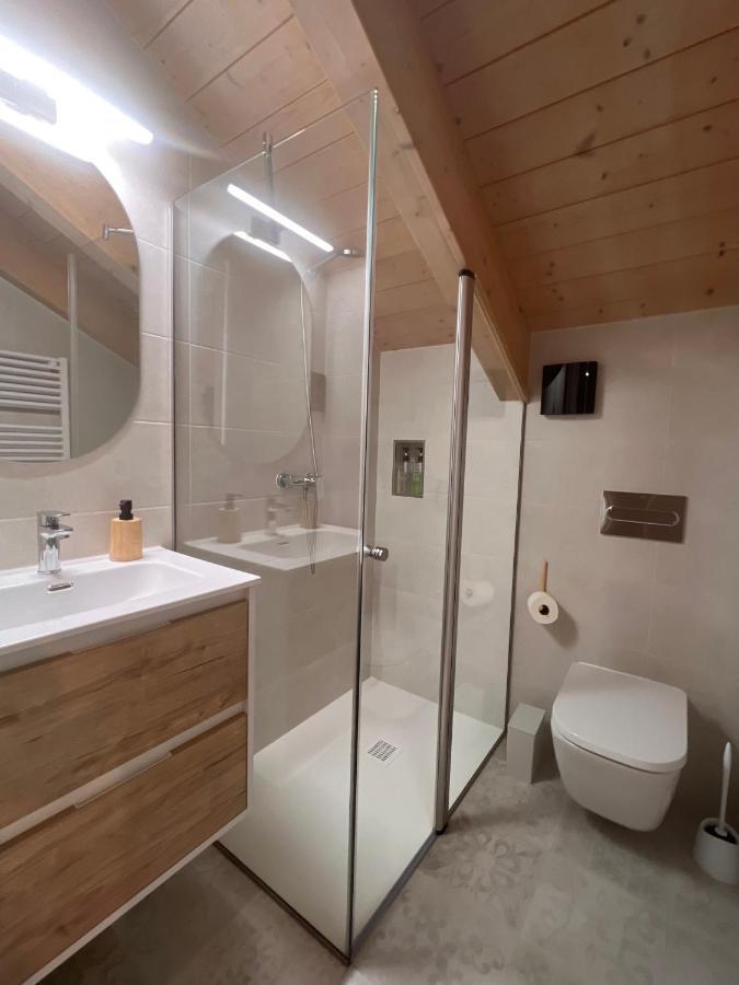 Apartamentos Turisticos: Tu Casa En Sahun Exteriör bild