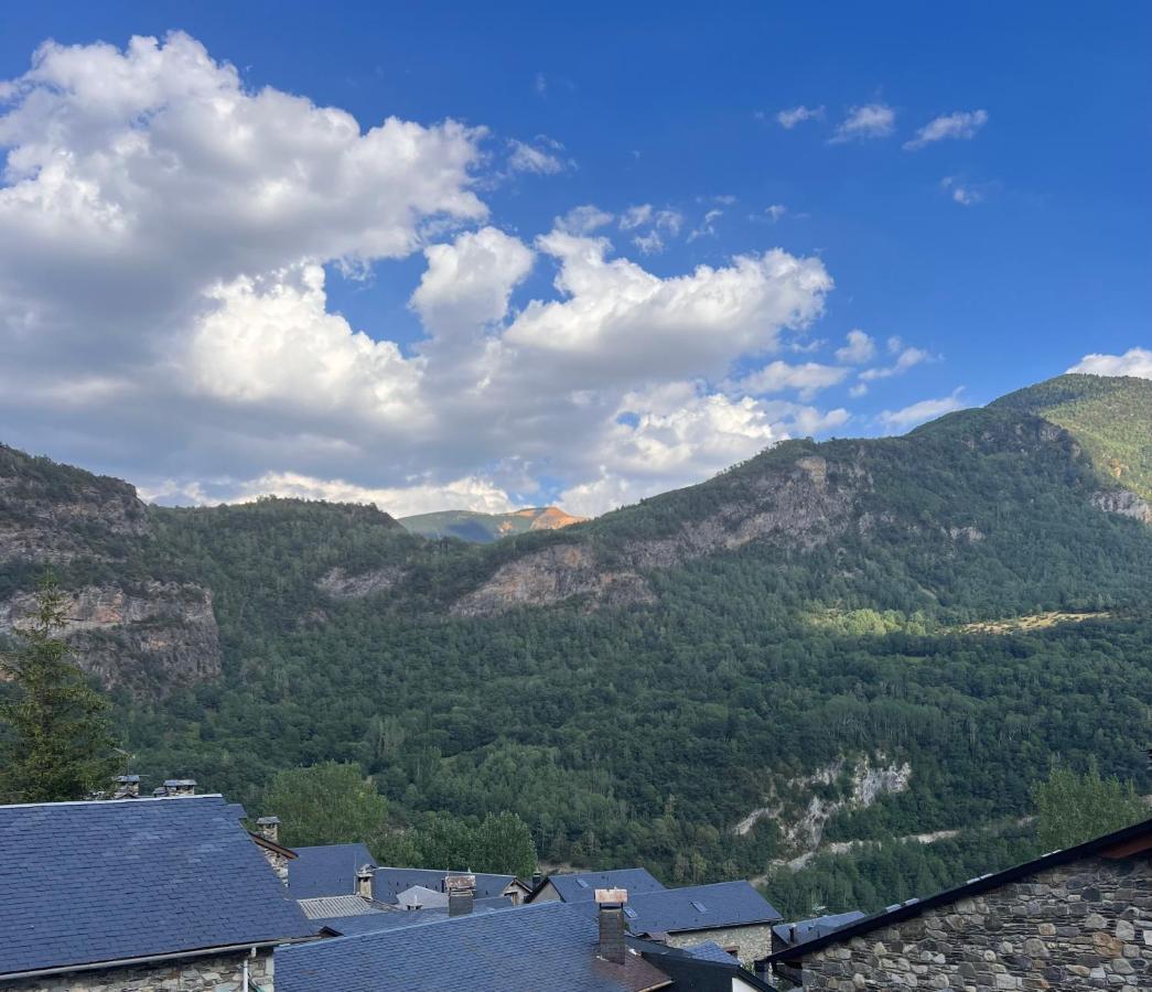 Apartamentos Turisticos: Tu Casa En Sahun Exteriör bild