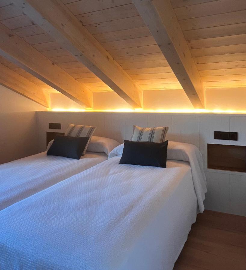Apartamentos Turisticos: Tu Casa En Sahun Exteriör bild