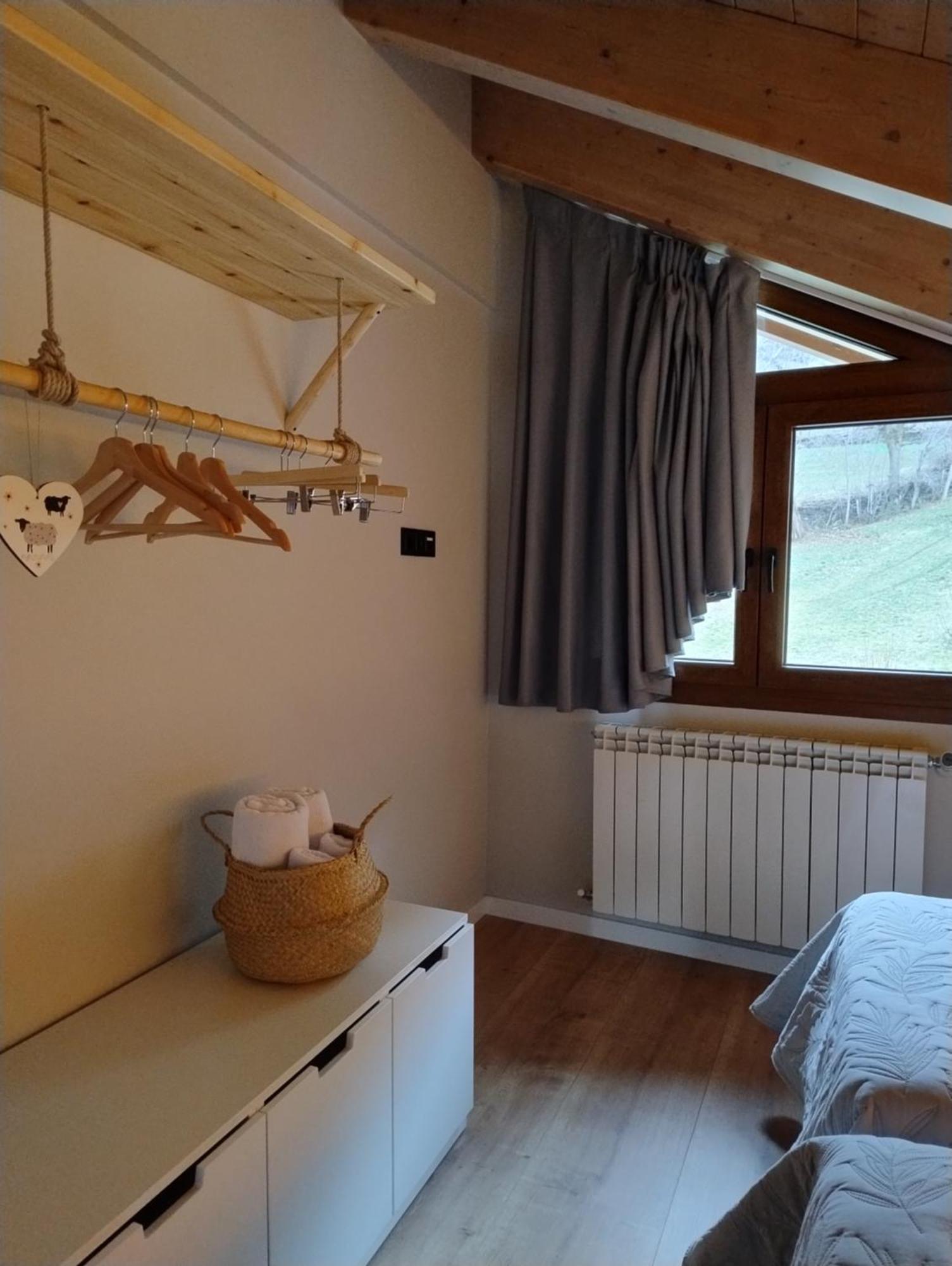 Apartamentos Turisticos: Tu Casa En Sahun Exteriör bild