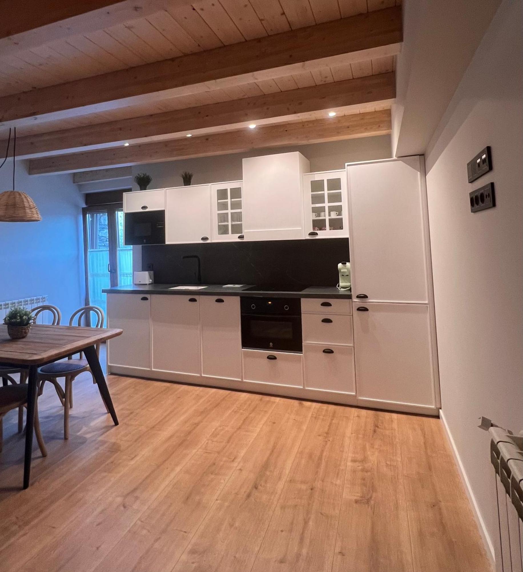 Apartamentos Turisticos: Tu Casa En Sahun Exteriör bild
